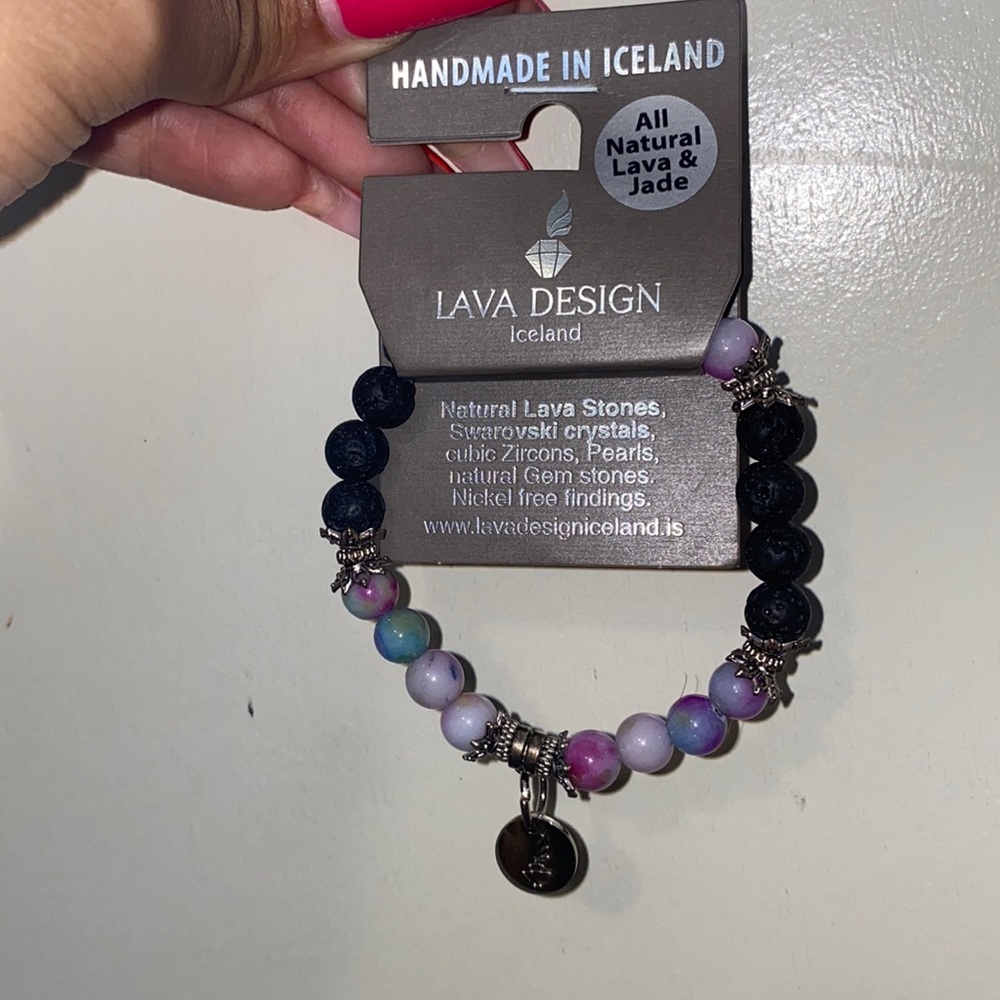LAVE AND JADE BRACELET FROM ICELAND